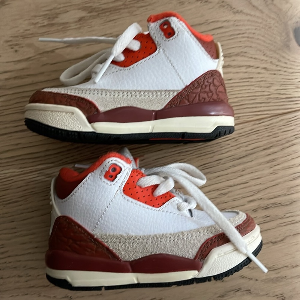 Jordan 3 Retro SE size 4c NEW